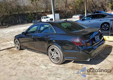 2011 Mercedes-Benz E 63 Amg z USA, uszkodzony, nr VIN WDDHF7HB5BA285426